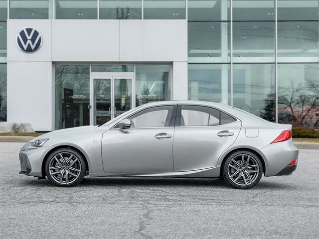 2020 Lexus IS 300 AWD in Cars & Trucks in Markham / York Region - Image 4