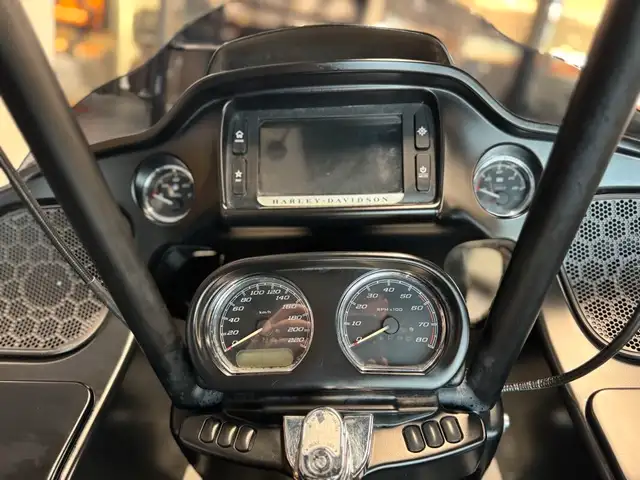 2018 Harley-Davidson Road Glide Ultra in Street, Cruisers & Choppers in Grande Prairie - Image 15