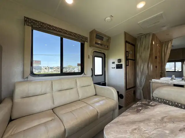 2020 Coachmen Leprechaun 270QB Motorisé classe C 2020 Coachmen L in RVs & Motorhomes in Lanaudière - Image 12