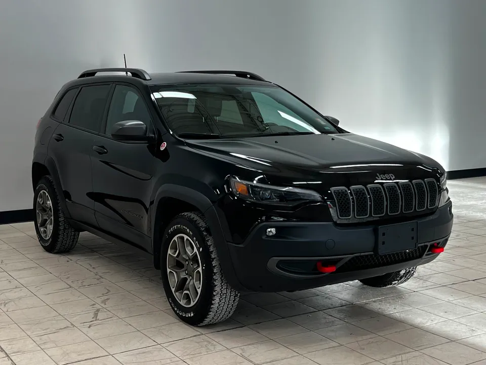 2020 Jeep Cherokee Trailhawk leather interior, no accidents