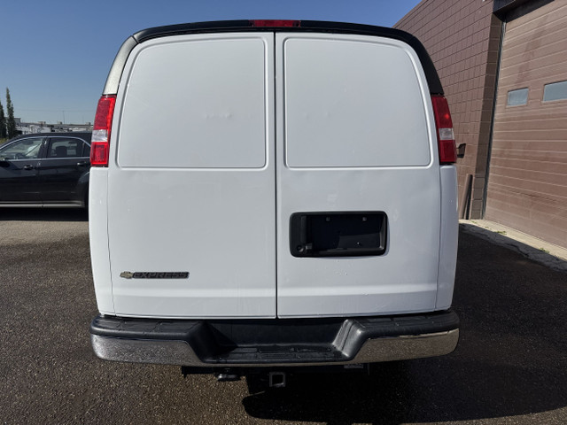 2023 Chevrolet Express 3500 Cargo Van Extended in Heavy Trucks in Calgary - Image 3