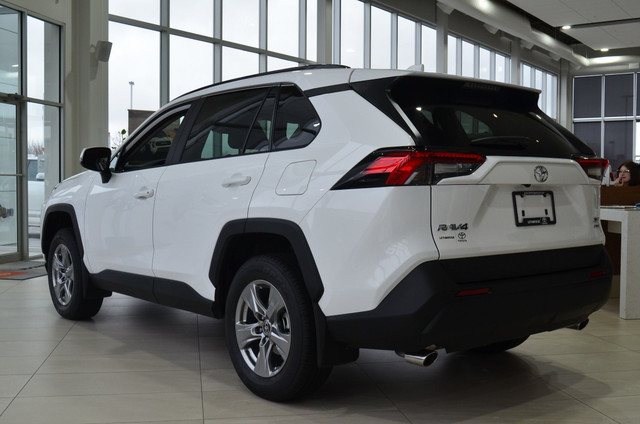 2024 Toyota RAV4 XLE Heated Steering Wheel! Power Moonroof! in Cars & Trucks in Lethbridge - Image 3