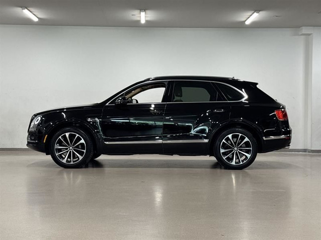 2019 Bentley Bentayga V8 in Cars & Trucks in City of Montréal - Image 4