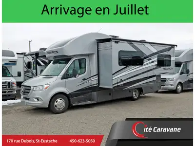 Thor Motor Coach Tiburon Mercedes Diesel Sprinter modèle 24TT Ce véhicule récréatif de luxe mesure e...