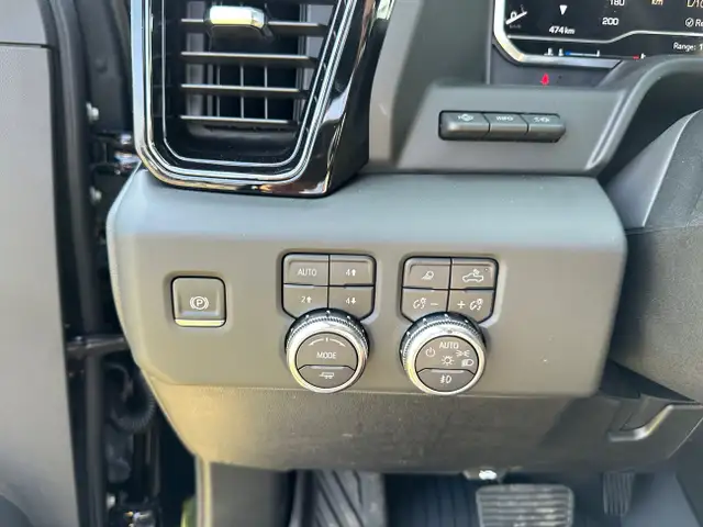 2025 GMC Sierra 2500HD AT4 in Cars & Trucks in Markham / York Region - Image 18
