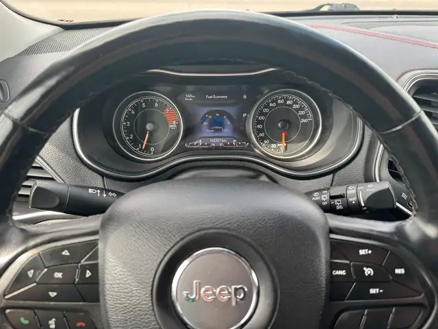 2019 Jeep Cherokee Trailhawk 3.2L 4WD in Cars & Trucks in Calgary - Image 13