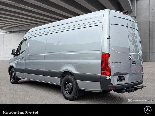 2025 Mercedes-Benz Sprinter 2500 170 Wheelbase High Roof RWD in Cars & Trucks in Longueuil / South Shore - Image 3