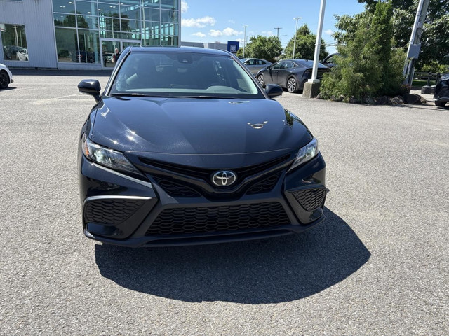 Toyota Camry SE AMÉLIORER 2021 AWD - BAS MILLAGE - in Cars & Trucks in Québec City - Image 3