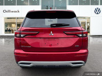 Only 22,500 Miles! This Mitsubishi Outlander boasts a Regular Unleaded I-4 2.5 L/152 engine powering... (image 3)