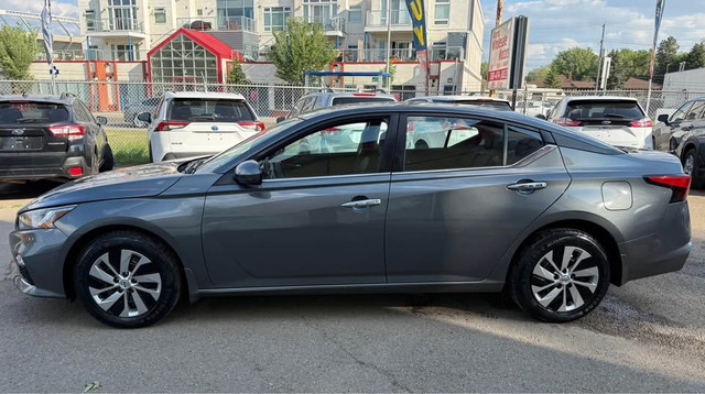 2020 NISSAN ALTIMA 2.5 AWD 4 DOOR LOW KMS WE FINANCE ALL CREDIT in Cars & Trucks in Edmonton