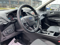 Clean crafax and in excellent condition with low Kms and fully loaded All Wheel Drive Escape! This F... (image 4)