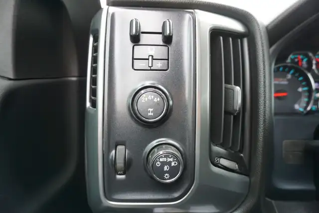 2018 Chevrolet Silverado 2500HD in Cars & Trucks in Oakville / Halton Region - Image 28