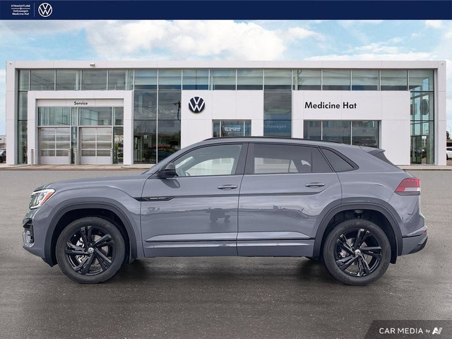 2025 Volkswagen ATLAS CROSS SPORT Comfortline R-Line Black Editi in Cars & Trucks in Medicine Hat - Image 3
