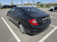 PRIX ET QUALITÉ IMBATTABLE venez découvrir notre HONDA BERLINE CIVIC 2012 LX BAS KM A/C MODE ÉCO BLU... (image 4)