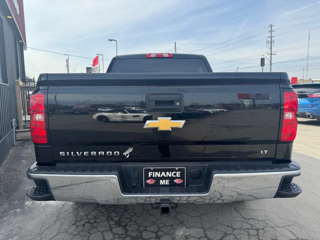 2018 Chevrolet Silverado 1500 4WD CREW CAB 143.5" LT W/1LT in Cars & Trucks in London - Image 4