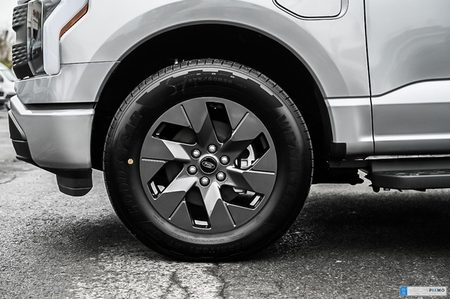 2024 Ford F-150 Lightning 4x4 SuperCrew XLT - 145 WB TAUX D'INTE in Cars & Trucks in Longueuil / South Shore - Image 4