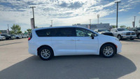 2024 Chrysler Pacifica Touring-L Command the road in this 2024 Chrysler Pacifica Touring-L, boasting... (image 5)