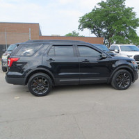 This 2017 Ford Explorer XLT is a spacious and reliable SUV that's ready for your next adventure! Wit... (image 5)