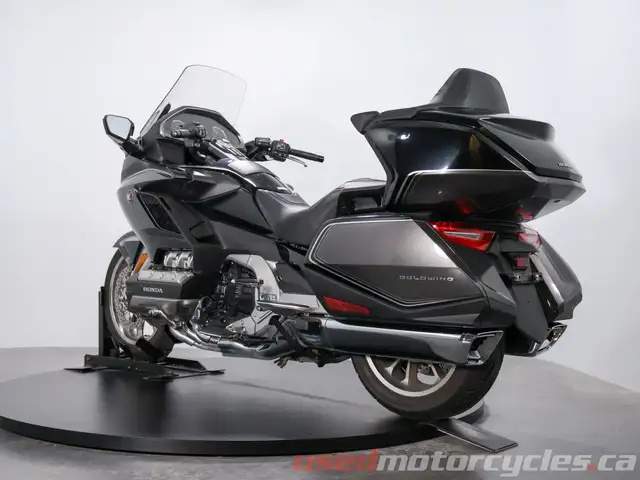 2020 Honda GOLDWING TOUR DCT AIRBAG in Street, Cruisers & Choppers in Kelowna - Image 6