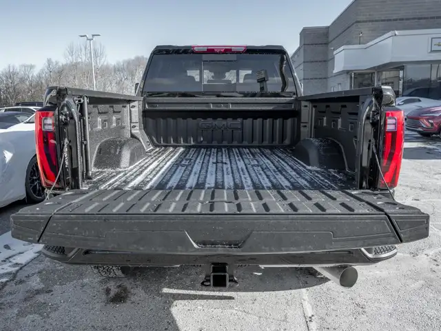 2025 GMC SIERRA 2500HD Denali- Diesel in Cars & Trucks in Markham / York Region - Image 11