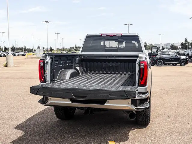 2025 GMC Sierra 3500HD Denali Ultimate dans Autos et camions dans Comté de Strathcona - Image 9