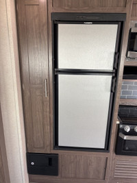 The perfect family model camper has arrived! This is your home away from home, your place to unwind... (image 8)