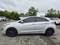 2013 HYUNDAI ELANTRA HATCHBACK ! LEATHER LOADED / NAVI / BACK-UP CAM / PUSH TO START / HEATED SEATS... (image 5)
