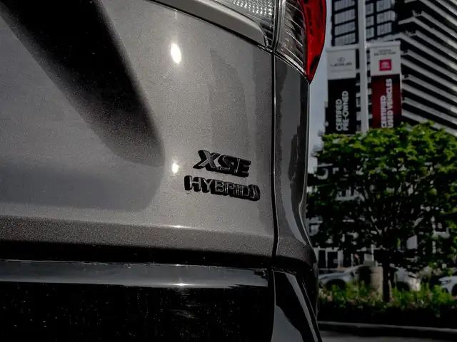 2021 Toyota RAV4 Hybrid XSE AWD in Cars & Trucks in City of Toronto - Image 9