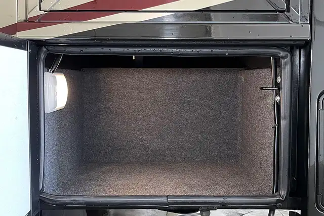 2023 Newmar Bay Star 3225 – Pre-Owned Class A Motorhome. in RVs & Motorhomes in Red Deer - Image 16