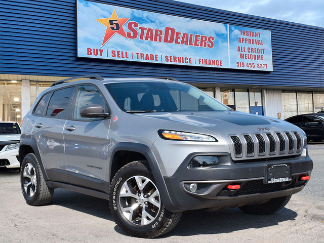  2015 Jeep Cherokee NAV LEATHER SUNROOF LOADED! WE FINANCE ALL C in Cars & Trucks in London