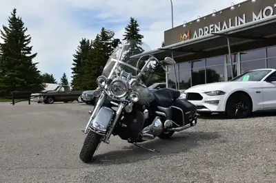 I HAVE SEEN SOME REALLY NICE BIKE IN MY DAY, BUT..THIS IS EASILY THE NICEST ROAD KING I HAVE EVER SE...