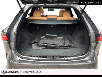 LUXURY Engine: LIGHT/MEDIUM DUTY L/100Km City: 11.2 L/100Km Hwy: 8.4 Safety Equipment Electronic Sta... (image 5)