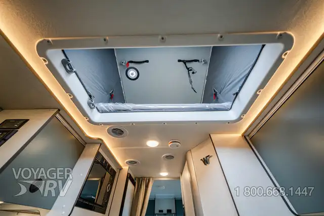2025 Winnebago Ekko 22A AWD POP-TOP in RVs & Motorhomes in Kelowna - Image 34