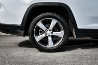 This 2021 Jeep Grand Cherokee L is for sale today. This SUV has 108,900 kms. It's white in colour an... (image 5)