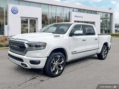 This Ram 1500 delivers a Regular Unleaded V-8 5.7 L/345 engine powering this Automatic transmission....