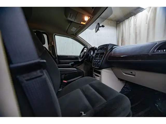 2015 Dodge Grand Caravan SE in Cars & Trucks in Calgary - Image 13