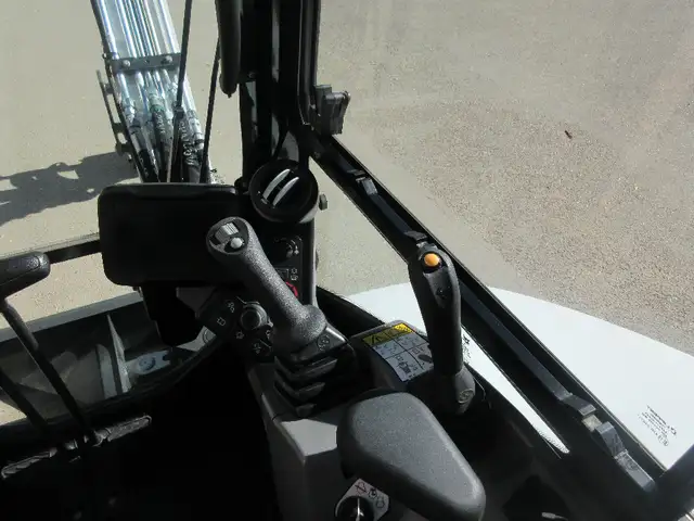 2024 Bobcat E32 in Heavy Equipment in Lethbridge - Image 16