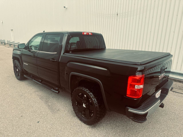 2017 GMC Sierra 1500 SLE Crew Cab 6.5 Ft In Triple Black - More  in Cars & Trucks in Mississauga / Peel Region - Image 2