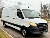 Sprinter Cargo Van 3500XD High Roof V6 170 DIESEL 3.0L - Carfax Verified - No Accidents - Low KM's O... (image 6)