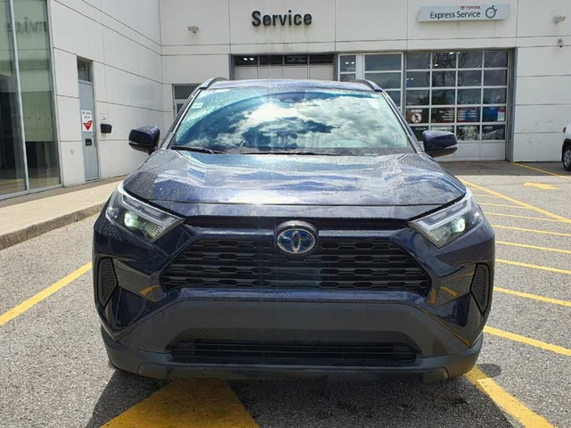 2023 Toyota RAV4 Hybrid XLE AWD | Sunroof | Alloys in Cars & Trucks in City of Toronto - Image 3