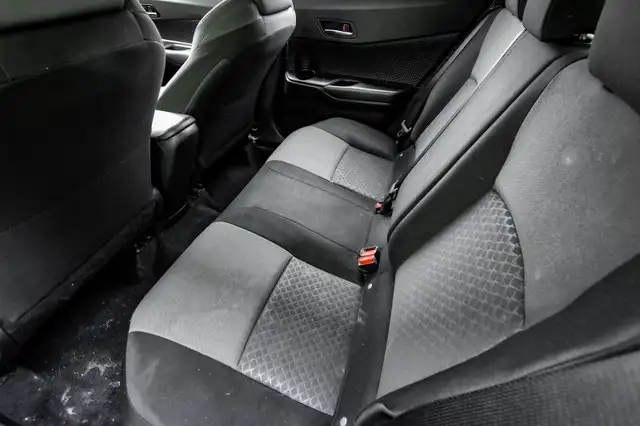 2022 Toyota C-HR LE • APPLE CARPLAY • ADAPTIVE CRUISE CONTROL in Cars & Trucks in Kingston - Image 31