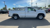 This Chevrolet Silverado 1500 is equipped with: 40/20/40 Front Split Bench Seat, Cruise Control, Whe... (image 5)