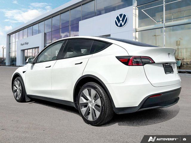 2024 Tesla Model Y Long Range | AWD | White Leather in Cars & Trucks in Tricities/Pitt/Maple - Image 3