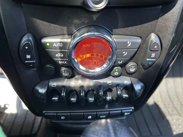 2012 MINI Cooper Countryman S ALL4 / Sunroof / Heated Seats in Cars & Trucks in Calgary - Image 22
