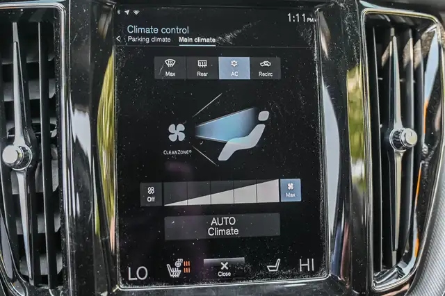 2021 Volvo XC60 in Cars & Trucks in City of Montréal - Image 31
