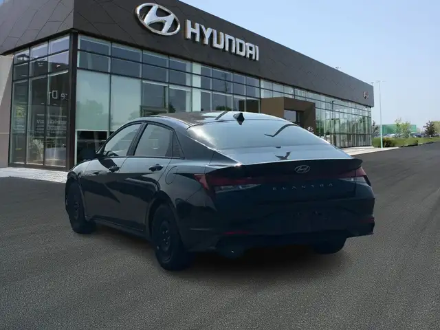 2022 Hyundai Elantra Preferred in Cars & Trucks in Oshawa / Durham Region - Image 8