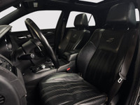 Decouvrez le parfait equilibre entre puissance, luxe et style avec cette Chrysler 300 S 2018 au fini... (image 8)