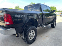 2018 Ram 2500 SLT 4x4 Crew Cab with the 6.7L Cummins Diesel and only 90,000kms! Big lift and tires,... (image 5)