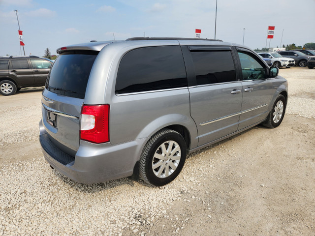 2013 Chrysler Town & Country Touring POWER DOORS!! BC VEHICLE!! in Cars & Trucks in Winnipeg - Image 3