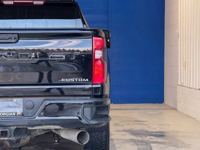 2024 Chevrolet Silverado 2500HD Custom- Blacked Out - Power Seat in Cars & Trucks in Barrie - Image 11
